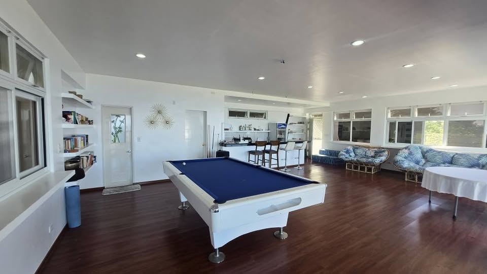 Roofdeck billiard area